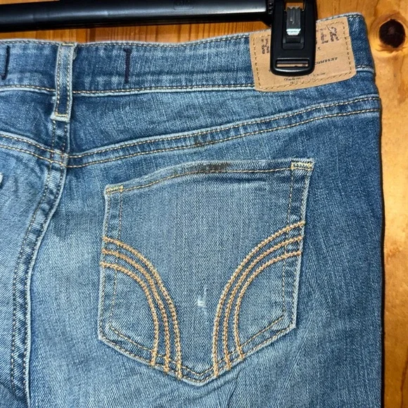 Hollister Blue Distressed Boot Cut Jeans w27 L33 - Picture 6 of 8